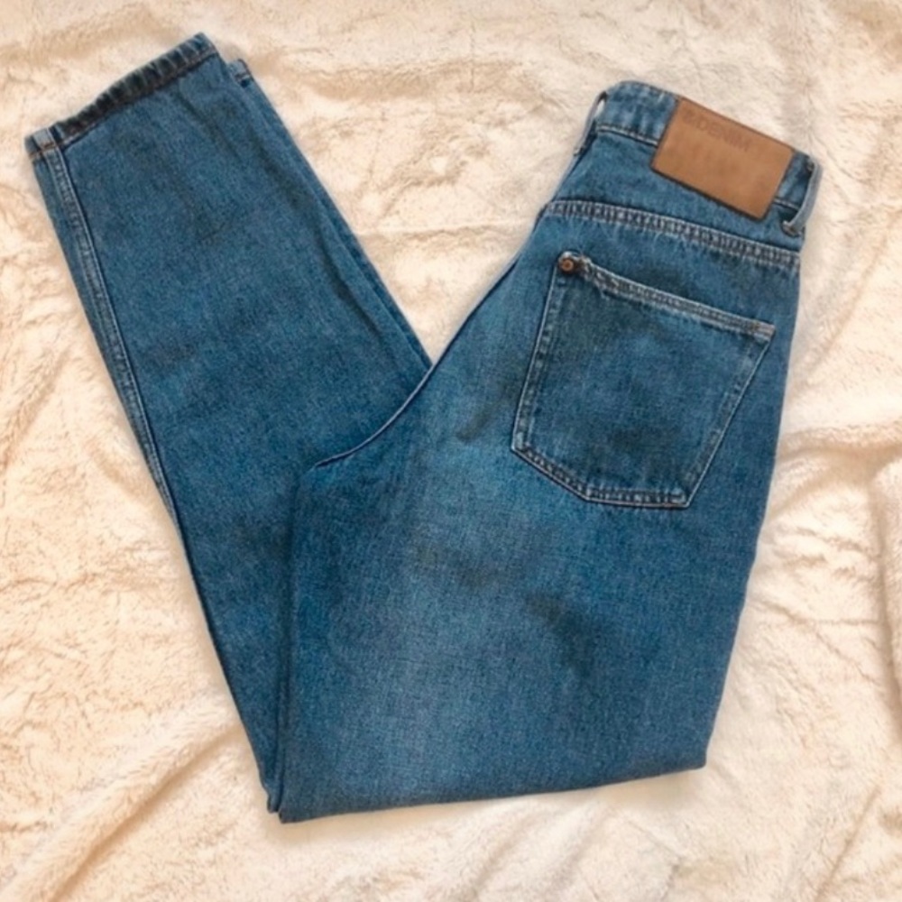 Ankle Mom Jeans